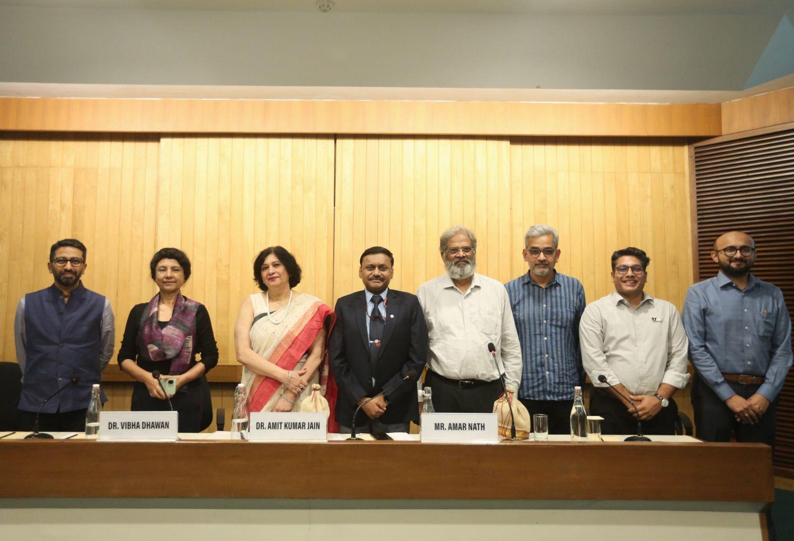 Speakers at the TERI–IHC lecture on electric mobility