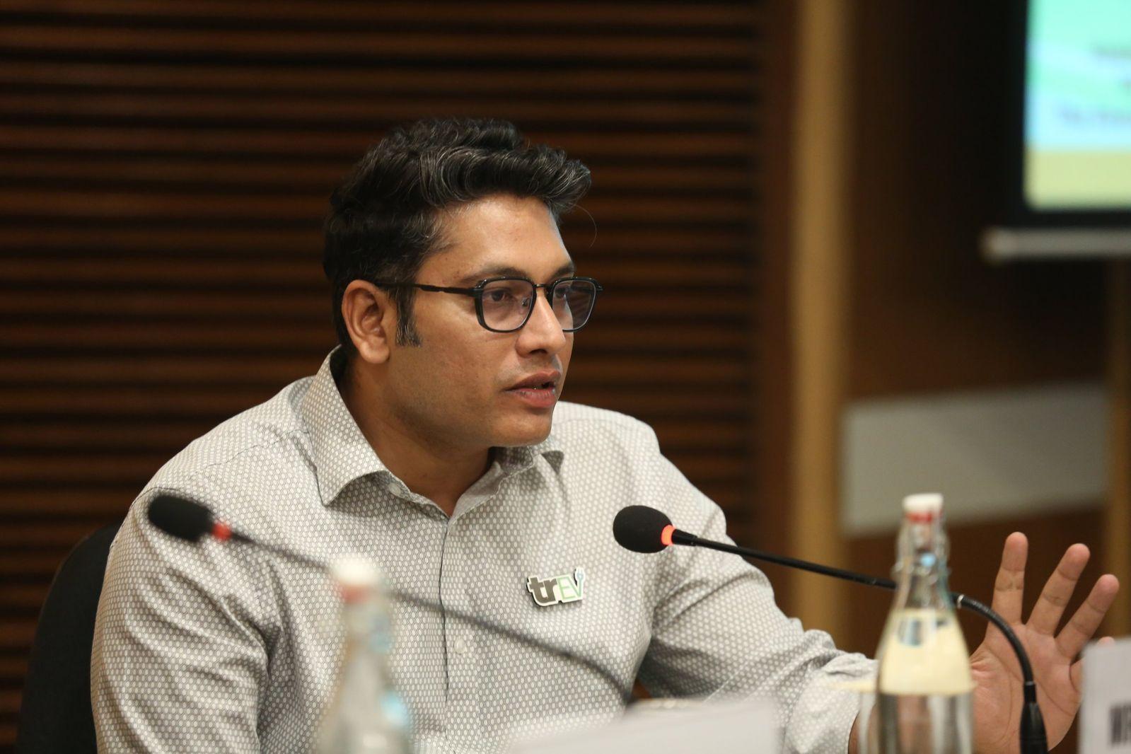 Naveen Gupta, Founder and CEO of trEV, speaking at the TERI–IHC panel on electric mobility